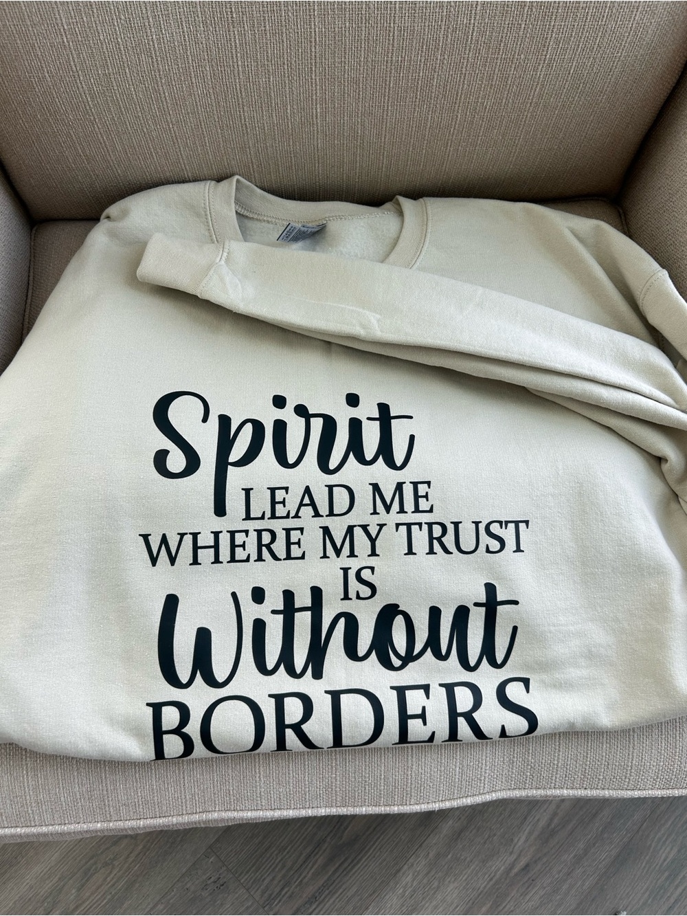 Women’s Cream Sweatshirt "Spirit Lead Me Where My Trust Is Without Borders" XL